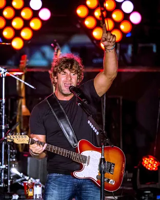 Billy Currington Bridgeport
