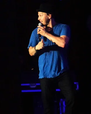 Gavin Degraw Wantagh