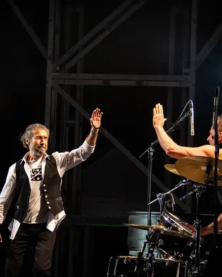 Simon Kirke Ridgefield